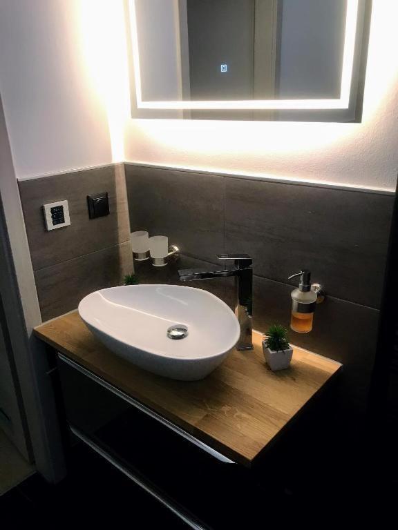 Salzhausblick Business Apartments - Zentrale Lage Am Salzhaus - Mwst-Rechnung Verfuegbar Zittau Buitenkant foto