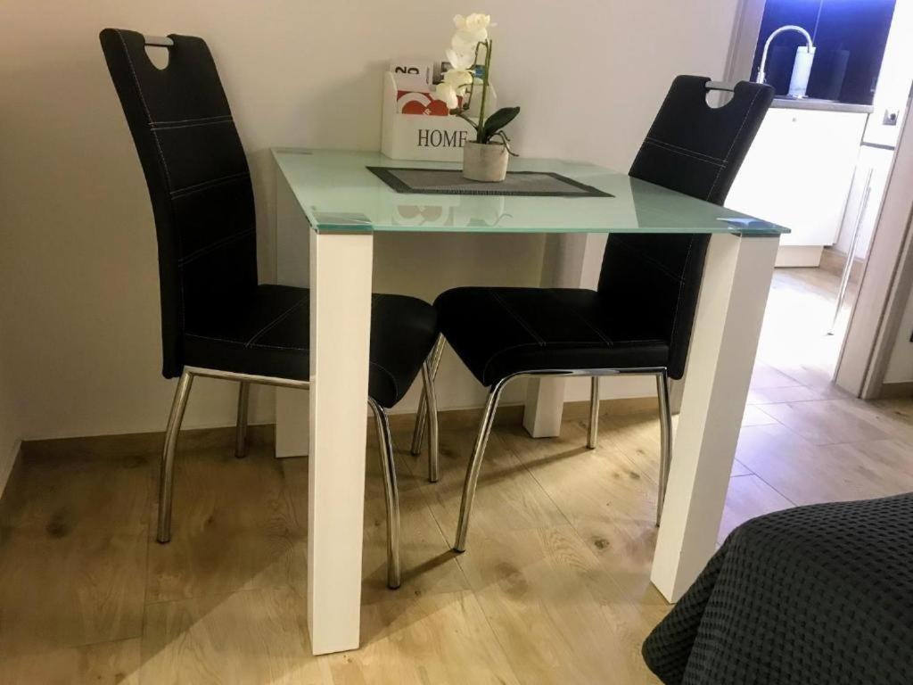 Salzhausblick Business Apartments - Zentrale Lage Am Salzhaus - Mwst-Rechnung Verfuegbar Zittau Buitenkant foto